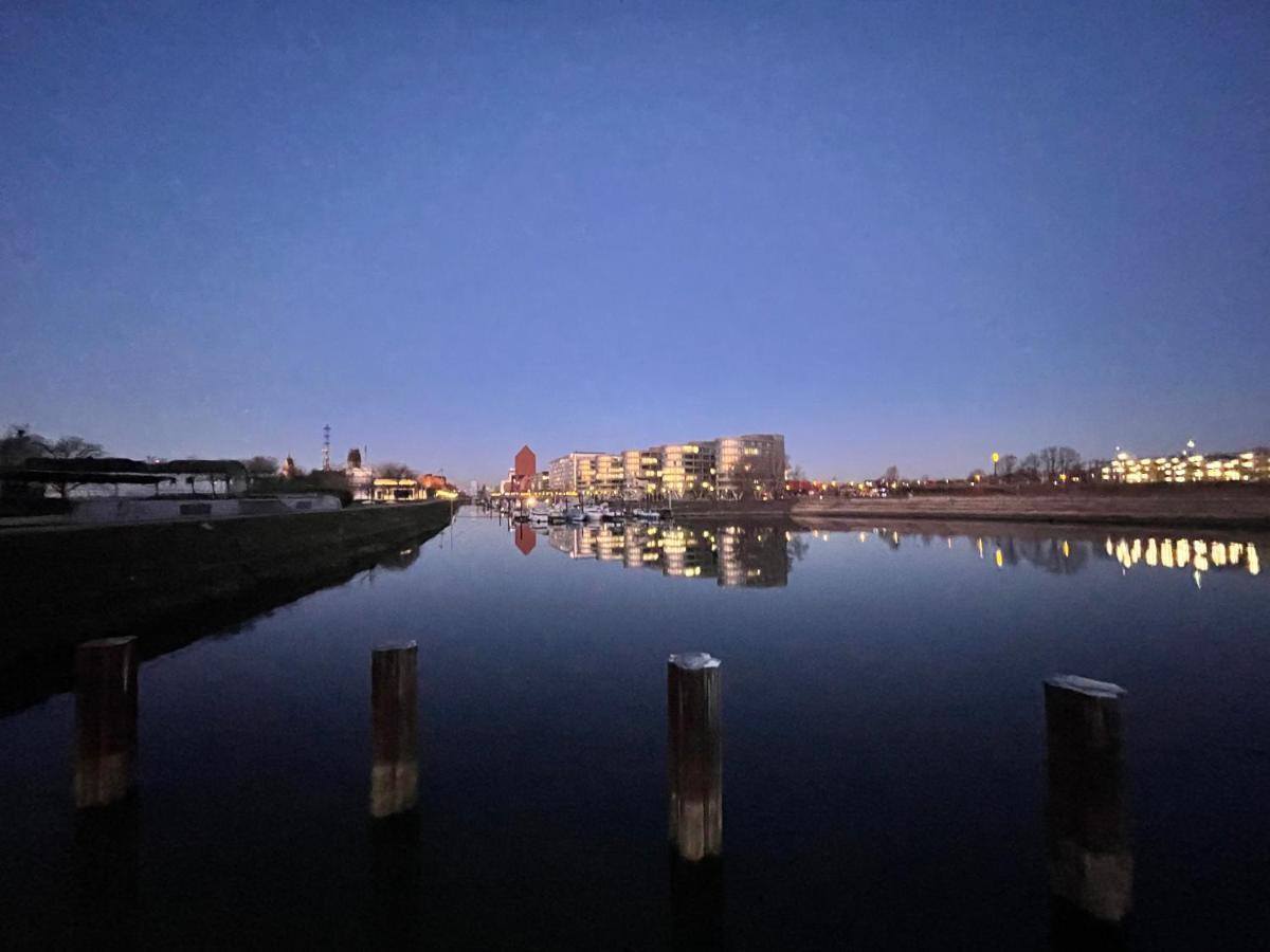 Hausboot Lore Duisburg Buitenkant foto
